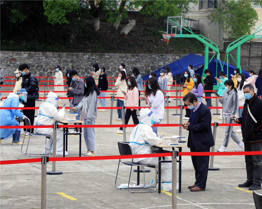 核酸现场 (1).jpg